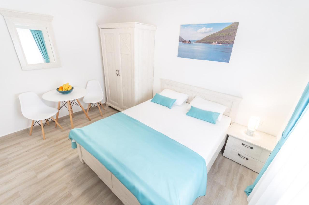 Seafront Apartment Котор Екстериор снимка
