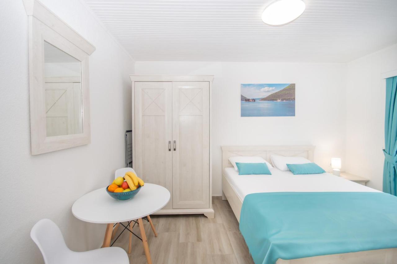 Seafront Apartment Котор Екстериор снимка