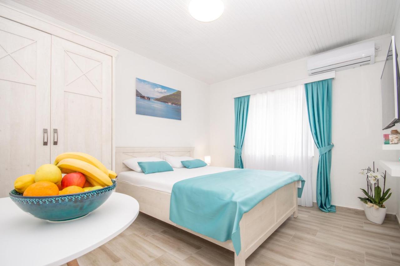 Seafront Apartment Котор Екстериор снимка