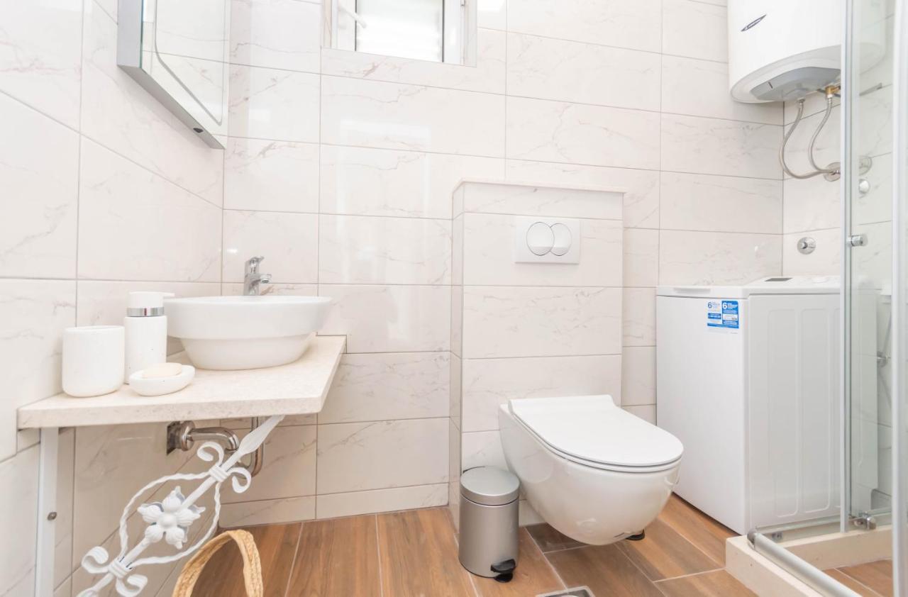 Seafront Apartment Котор Екстериор снимка