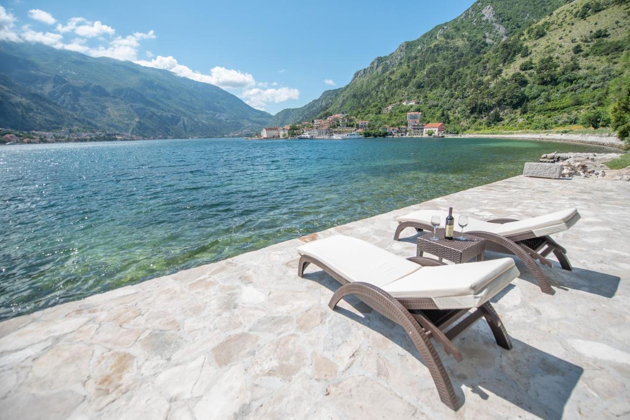 Seafront Apartment Котор Екстериор снимка