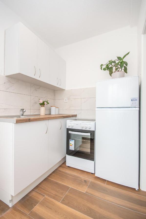 Seafront Apartment Котор Екстериор снимка